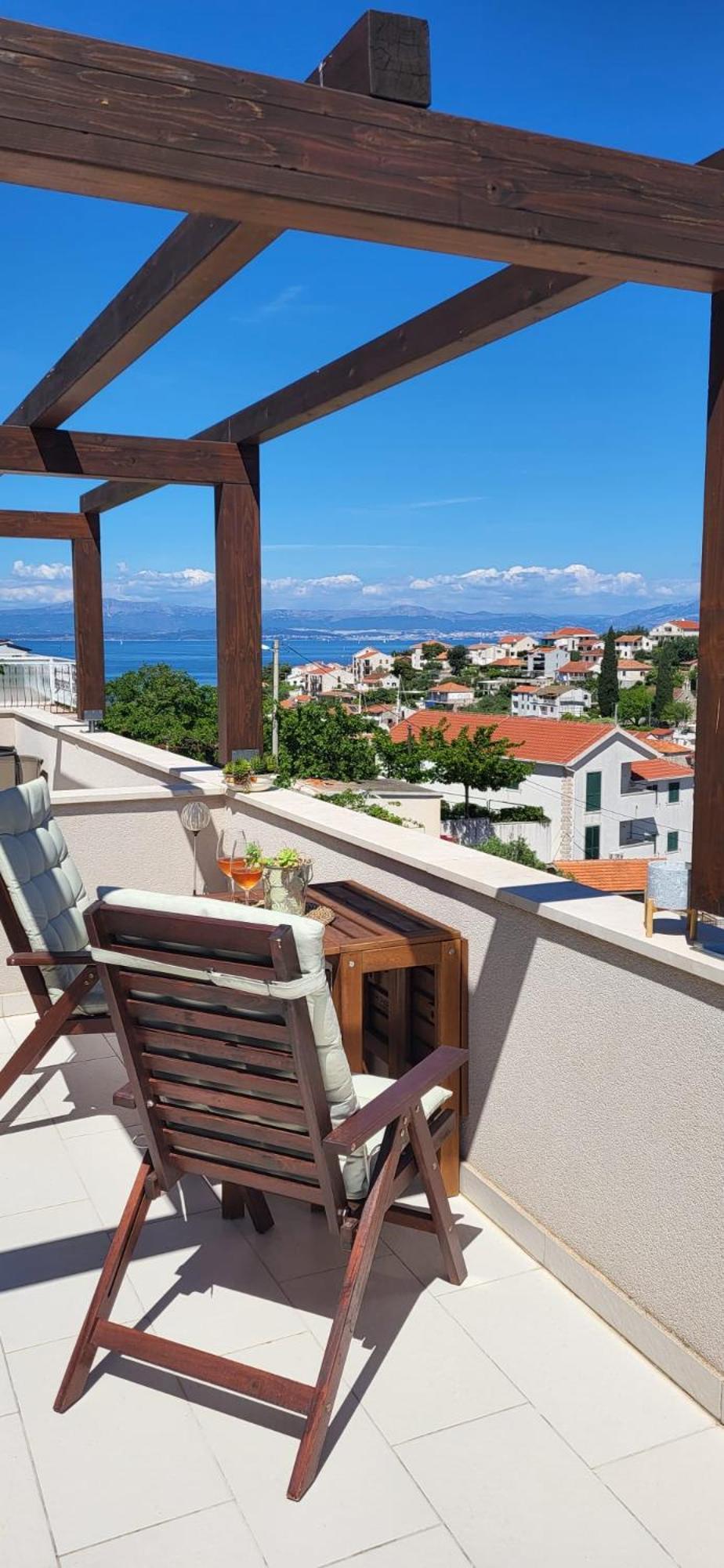 New Apartment With Panoramic View Stomorska Exterior photo